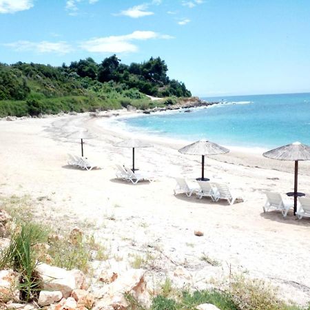 The Happiness Of Vangelis Paralia Vrachou Bagian luar foto